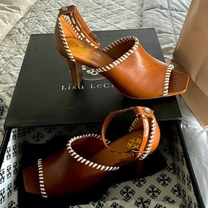 Lisa LeCroy size 8 1/2 shoe. Brand new still in box. Retail $235. Gorgeous shoe!